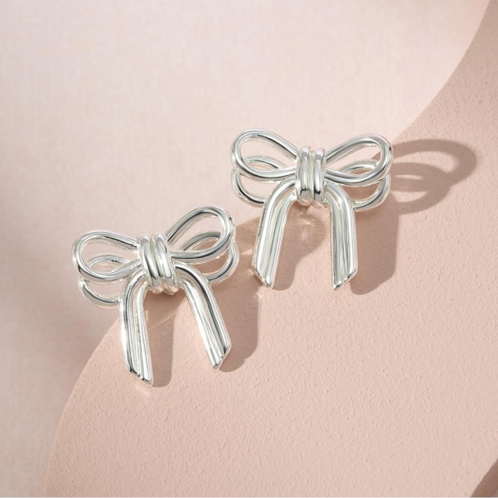 925 Sterling Silver Bow Earrings
